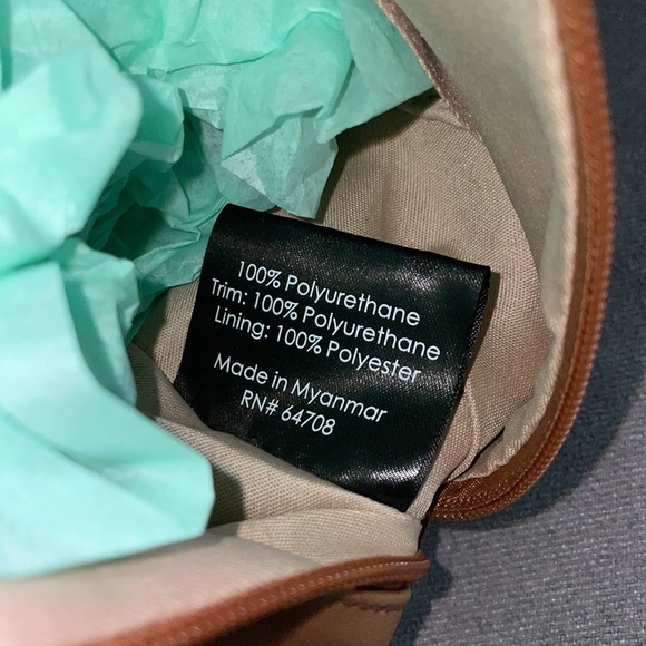 NWT.  Bella Russo Bathroom Travel Bag. - Picture 6 of 6